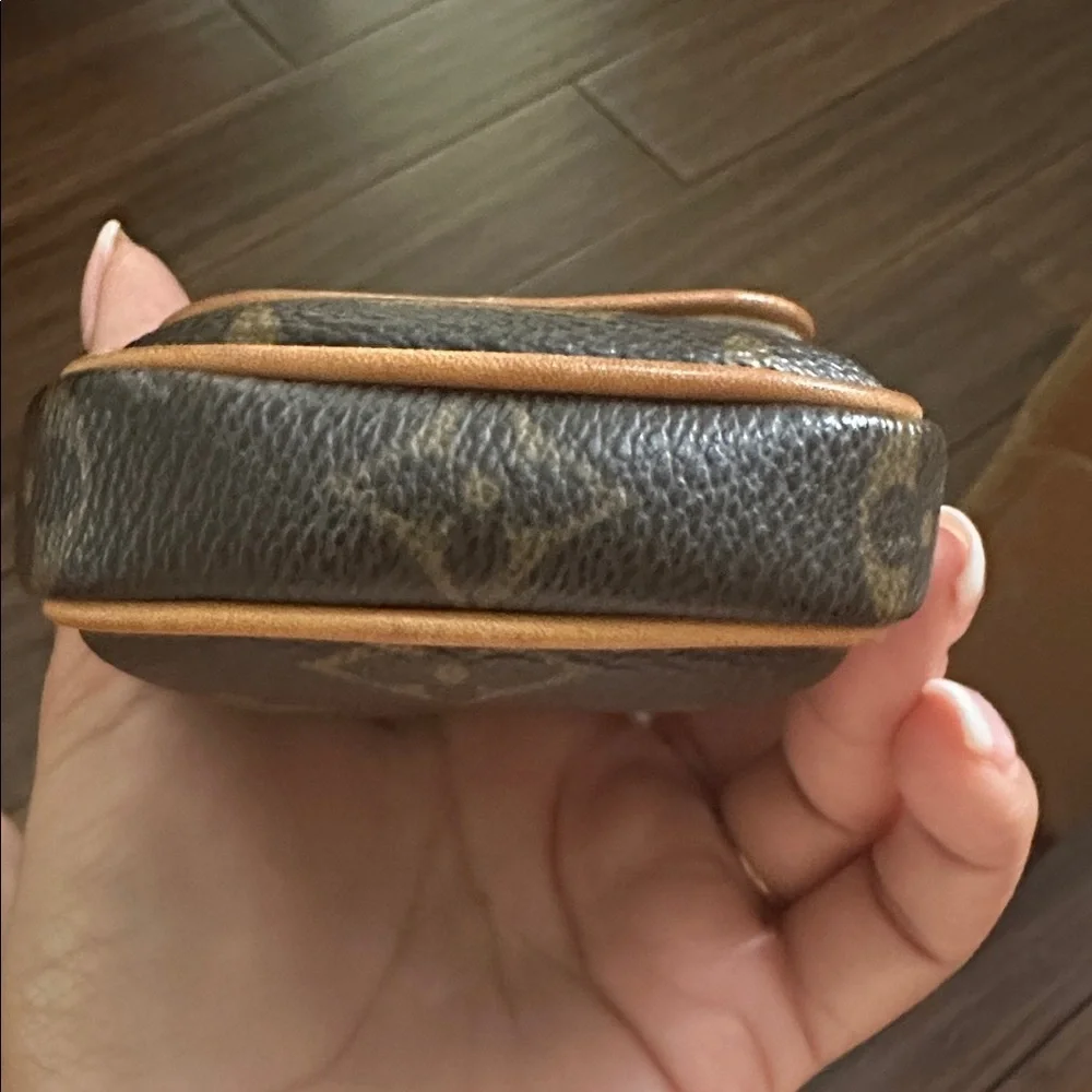 Louis Vuitton Mini Pouch Pochette Key Pouch Turnlock pochette cles LV bag charm - Picture 8 of 17